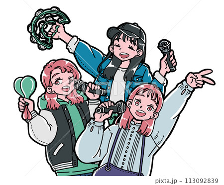 カラオケではしゃぐ3人の女の子 113092839