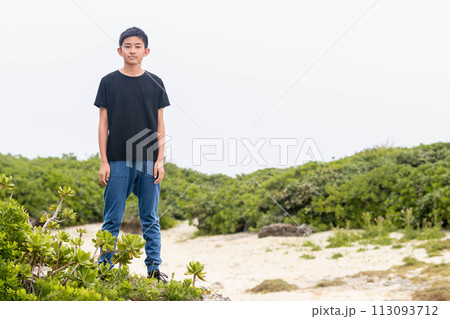 海辺に立つ少年 海辺に立つ少年 113093712