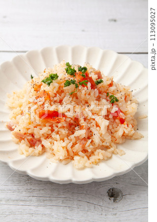 トマトとベーコンの炊込みご飯 113095027