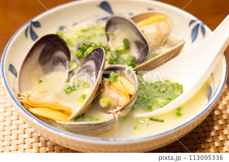 美味しいアサリの酒蒸し 113095336