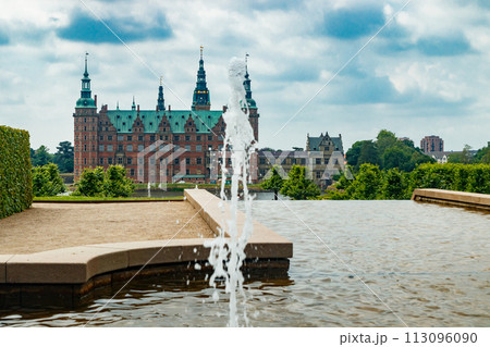 View of Frederiksborg castle with park in Hillerod, Denmark 113096090