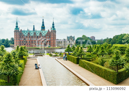 View of Frederiksborg castle with park in Hillerod, Denmark 113096092