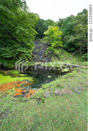 北海道/ 世界唯一!マンガン酸化物生成現象が地上で唯一確認できる貴重な場所「オンネトー湯の滝」 北海道/ 世界唯一!マンガン酸化物生成現象が地上で唯一確認できる貴重な場所「オンネトー湯の滝」 113100663