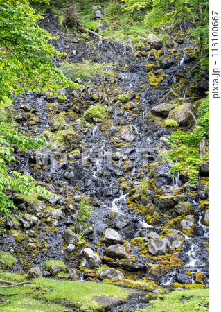 北海道/ 世界唯一!マンガン酸化物生成現象が地上で唯一確認できる貴重な場所「オンネトー湯の滝」 北海道/ 世界唯一!マンガン酸化物生成現象が地上で唯一確認できる貴重な場所「オンネトー湯の滝」 113100667