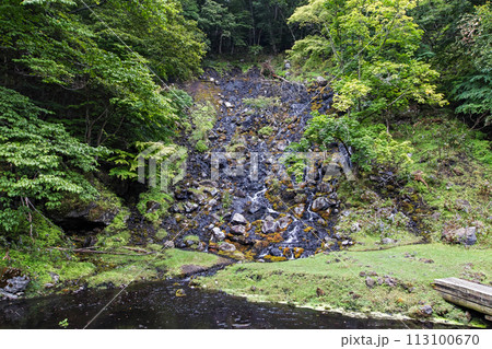 北海道/ 世界唯一!マンガン酸化物生成現象が地上で唯一確認できる貴重な場所「オンネトー湯の滝」 北海道/ 世界唯一!マンガン酸化物生成現象が地上で唯一確認できる貴重な場所「オンネトー湯の滝」 113100670