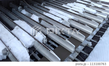 圧雪車の走行部 圧雪車の走行部 113100763
