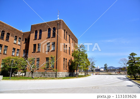 旧九州大学箱崎キャンパス　旧工学部本館　2024年3月撮影　 113103626