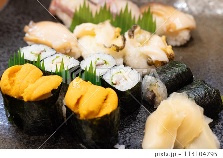 美味しい握り寿司の盛り合わせ 美味しい握り寿司の盛り合わせ 113104795