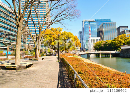 東京 冬の平川橋と大手濠の風景 東京 冬の平川橋と大手濠の風景 113106462