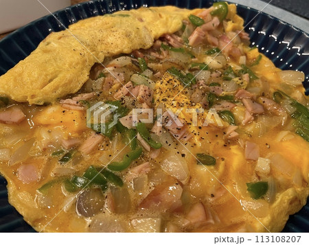 ハムとピーマンのオムレツ 洋食の卵料理 ハムとピーマンのオムレツ 洋食の卵料理 113108207
