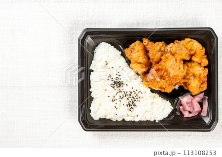 コンビニの唐揚げ弁当 113108253