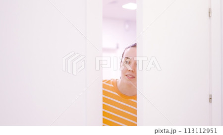 Patient asking to enter to a consultation in a clinic 113112951