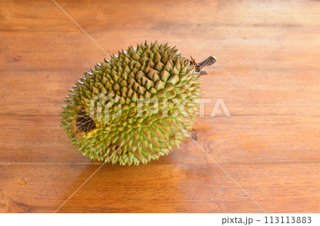 机の上のドリアン 113113883