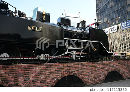 新橋のSL広場のSL 113115286