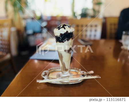 喫茶店のパフェ。 喫茶店のパフェ。 113116871