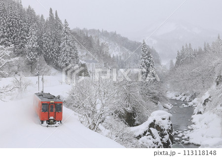 雪景色の只見線 113118148