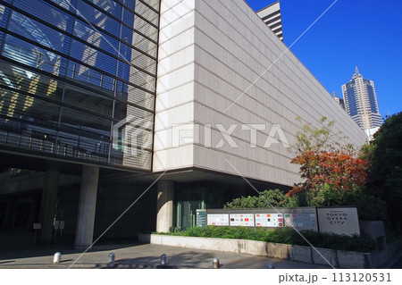 京王電鉄 初台駅　東京オペラシティ 113120531