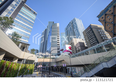 再開発された渋谷桜丘地区の複合施設　渋谷サクラステージのビル群 113121721