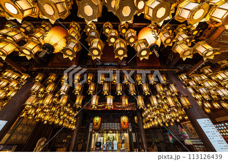 【第1番札所】霊山寺 本堂 吊り灯篭【四国八十八箇所】 【第1番札所】霊山寺 本堂 吊り灯篭【四国八十八箇所】 113126439