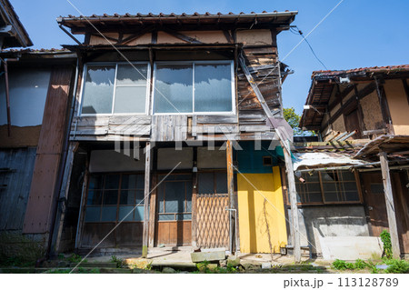 日本の鳥取県倉吉市のとても古くて美しい建物 日本の鳥取県倉吉市のとても古くて美しい建物 113128789