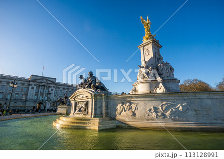 Victoria Memorial in London, United Kingdom 113128991
