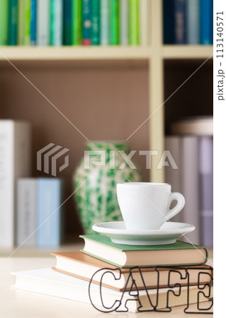 本 書籍 書物 読書・ブックカフェ 本 書籍 書物 読書・ブックカフェ 113140571