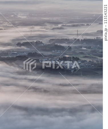 茨城県笠間市　愛宕神社の雲海の朝 113143221