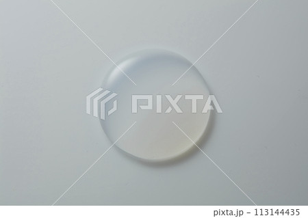 液体　ローション　化粧品　水滴 113144435