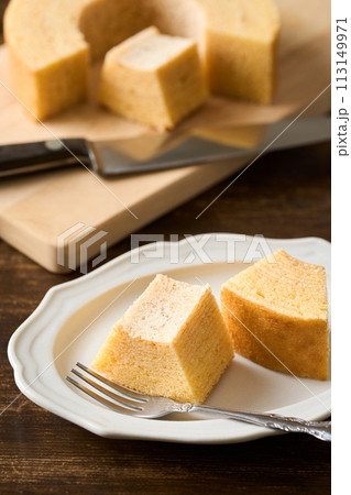切り分けたバウムクーヘン 113149971