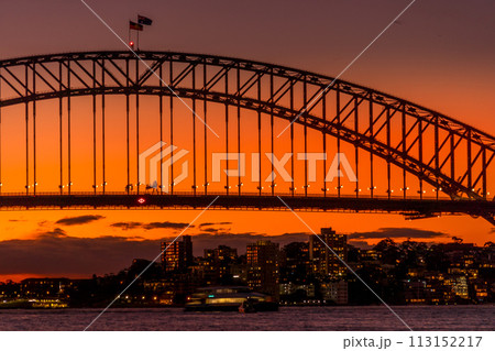 シドニーの夕焼け橋 113152217