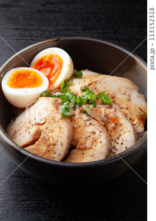 鶏チャーシュー丼 113152318