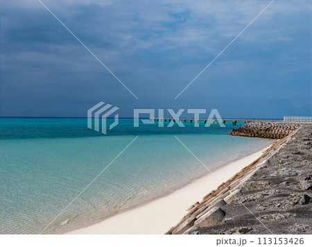 宮古島の下地島空港17ENDの絶景ビーチ 宮古島の下地島空港17ENDの絶景ビーチ 113153426