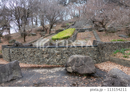 前橋市大室公園 石切場跡 前橋市大室公園 石切場跡 113154211