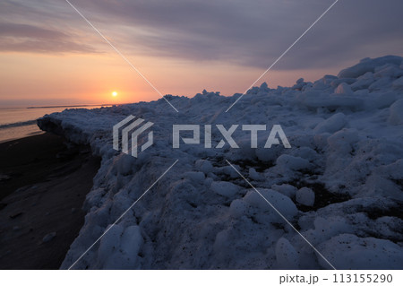北海道佐呂間海岸朝の風景 113155290