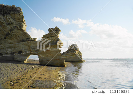 乙部町の観光名所のくぐり岩 乙部町の観光名所のくぐり岩 113156882
