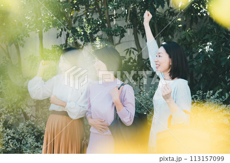 a forty-something woman 113157099