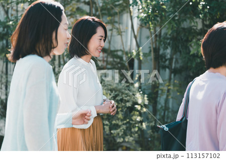 a forty-something woman 113157102