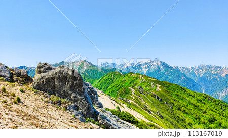 夏の燕岳登山(燕山荘から槍ヶ岳方面の眺望) 夏の燕岳登山(燕山荘から槍ヶ岳方面の眺望) 113167019