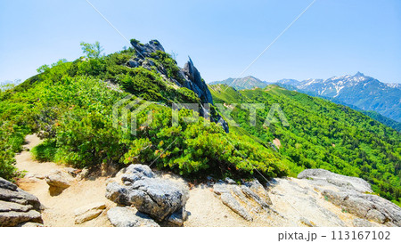 夏の燕岳登山(燕山荘~燕岳山頂:槍ヶ岳方面の眺め) 夏の燕岳登山(燕山荘~燕岳山頂:槍ヶ岳方面の眺め) 113167102