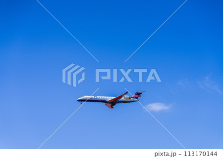 《飛行機》ボンバルディアBombardier CRJ-700 113170144