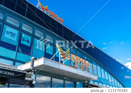 【神奈川県】青空が広がる海老名サービスエリア（上り線） 113170385