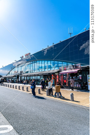 【神奈川県】青空が広がる海老名サービスエリア（上り線） 113170389