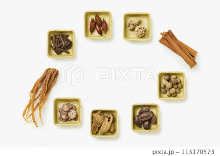 漢方　漢方薬　薬膳　kampo medicine 113170573