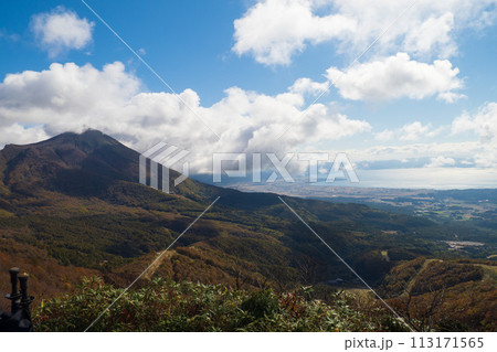 磐梯山と猪苗代湖 磐梯山と猪苗代湖 113171565