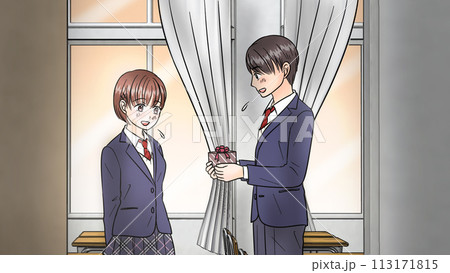 夕方の教室で照れながらバレンタインチョコを渡す女子高生と男子高生カップル 113171815