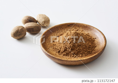 ナツメグ　nutmeg 113172147