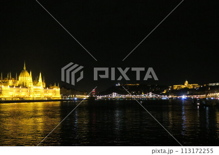 ハンガリー ブダペスト の夜景 ハンガリー ブダペスト の夜景 113172255