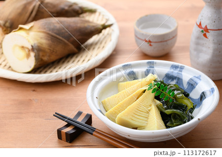 春の味覚　若竹煮（竹の子とわかめの煮物） 113172617