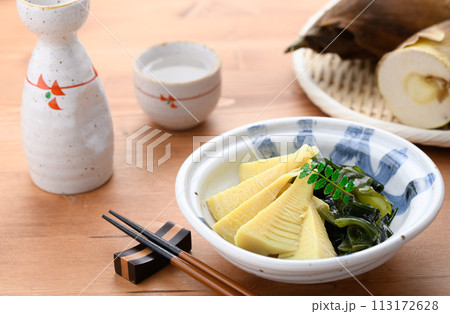 春の味覚　若竹煮（竹の子とわかめの煮物） 113172628