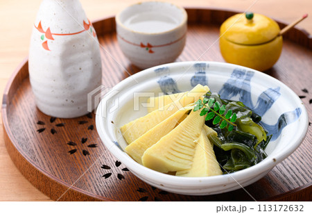 春の味覚　若竹煮（竹の子とわかめの煮物） 113172632
